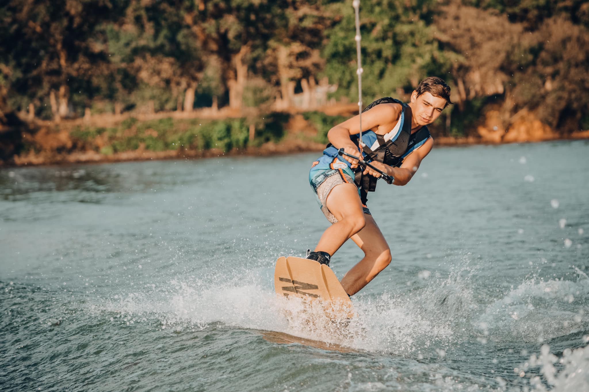 Plan d'eau de ski nautique et wakeboard aux portes de Nantes